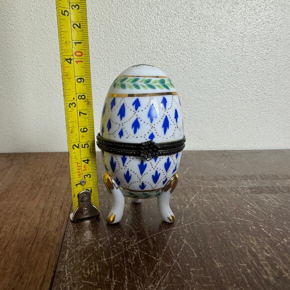 Hand painted Ceramic footed decorative Easter Egg hinged trinket ring box - Picture 8 of 8